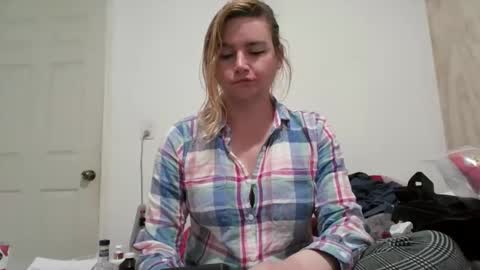 vagimosa online show from November 1, 2025, 4:14 am