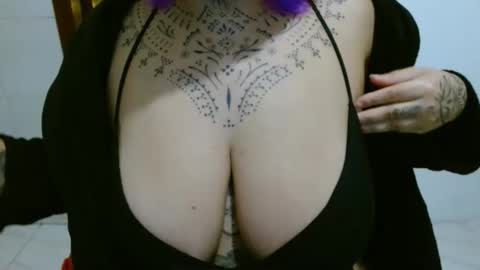 Vah Oliver online show from November 5, 2025, 3:17 am