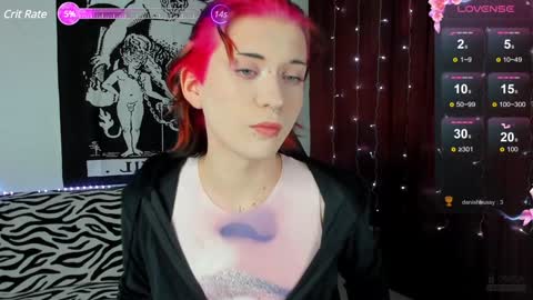 Snapshot of vailyreb chatting on December 3, 2024, 10:07 pm Marin online show from December 3, 2024, 10:07 pm