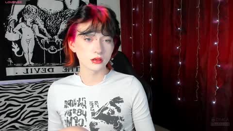 Snapshot of vailyreb chatting on December 23, 2024, 4:39 pm Marin online show from December 23, 2024, 4:39 pm