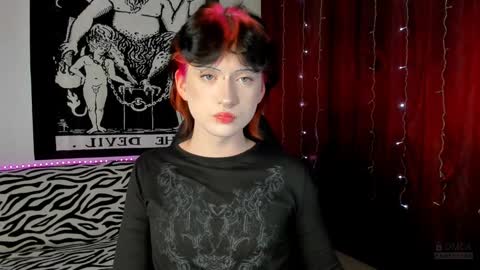 Snapshot of vailyreb chatting on December 30, 2024, 7:32 pm Marin online show from December 30, 2024, 7:32 pm