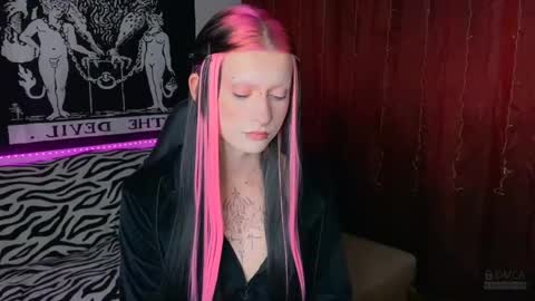 Snapshot of vailyreb chatting on February 12, 2025, 2:43 pm Marin online show from February 12, 2025, 2:43 pm