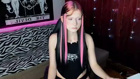 Snapshot of vailyreb chatting on March 1, 2025, 7:15 pm Marin online show from March 1, 2025, 7:15 pm