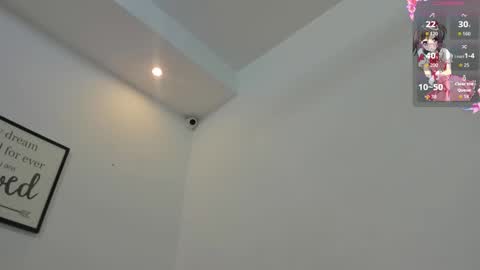 vainilla_heart online show from October 4, 2025, 3:04 am