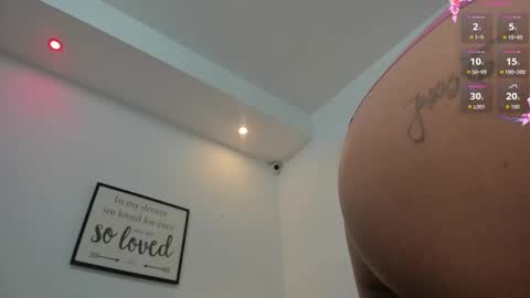 vainilla_heart online show from October 21, 2025, 7:31 am