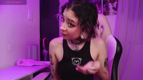 Vainilla Independent model online show from February 9, 2025, 12:06 am