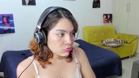 Vaiolet1314 online show from January 15, 2025, 11:00 am