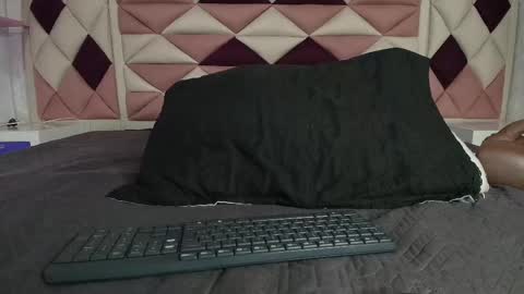 Snapshot of vale_castro1 chatting on September 15, 2025, 7:14 pm Valentina online show from September 15, 2025, 7:14 pm