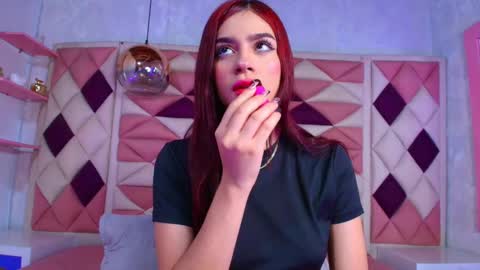 Valentina online show from November 12, 2025, 7:35 pm