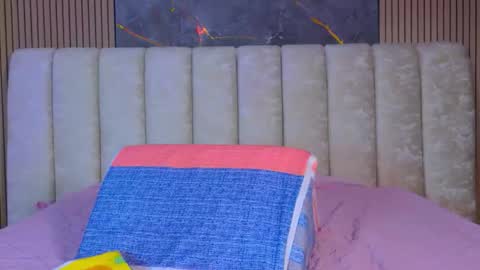 Valentina online show from December 17, 2025, 7:20 pm