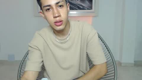 Snapshot of valen_and_paul_ chatting on December 14, 2025, 3:23 am valen paul online show from December 14, 2025, 3:23 am