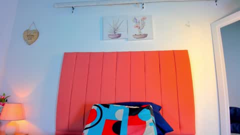 VALENTINA  3 online show from November 5, 2025, 12:05 pm