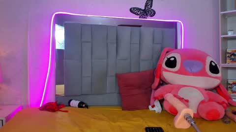 Snapshot of valen_scoott chatting on March 12, 2025, 9:24 pm valen_scoott online show from March 12, 2025, 9:24 pm