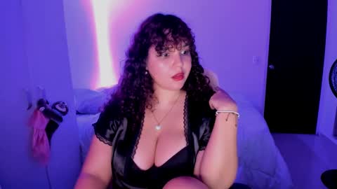 Snapshot of valen_smile_ chatting on December 18, 2024, 5:26 am valen_smile_ online show from December 18, 2024, 5:26 am