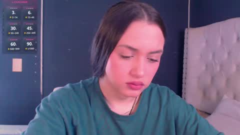 Snapshot of valen_thompson chatting on March 6, 2025, 12:10 am IG-valen mendoza99 twitter valenthompson99 online show from March 6, 2025, 12:10 am