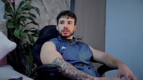 valenthinoking online show from October 23, 2025, 3:06 am