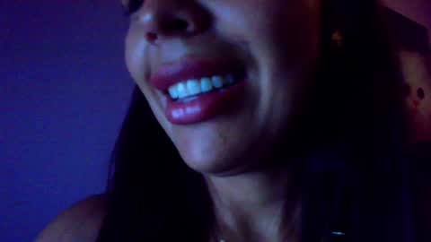 Snapshot of valentina_camposs chatting on December 21, 2024, 5:07 pm valen online show from December 21, 2024, 5:07 pm