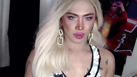 Snapshot of valentina_goddess_tsxxx chatting on December 5, 2024, 5:26 am Amanda online show from December 5, 2024, 5:26 am