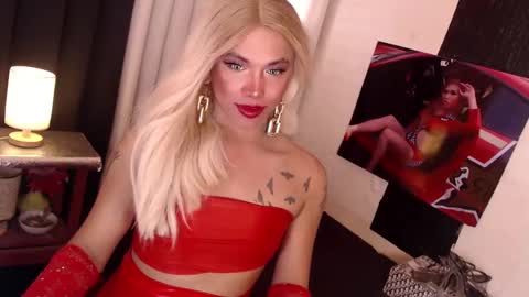 Snapshot of valentina_goddess_tsxxx chatting on December 11, 2024, 7:09 am Amanda online show from December 11, 2024, 7:09 am