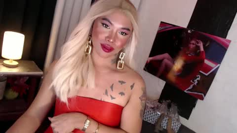 Snapshot of valentina_goddess_tsxxx chatting on December 12, 2024, 10:45 am Amanda online show from December 12, 2024, 10:45 am