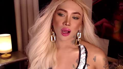 Snapshot of valentina_goddess_tsxxx chatting on December 15, 2024, 2:05 pm Amanda online show from December 15, 2024, 2:05 pm