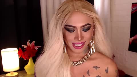 Snapshot of valentina_goddess_tsxxx chatting on December 19, 2024, 3:40 am Amanda online show from December 19, 2024, 3:40 am