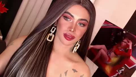 Snapshot of valentina_goddess_tsxxx chatting on December 24, 2024, 1:06 am Amanda online show from December 24, 2024, 1:06 am