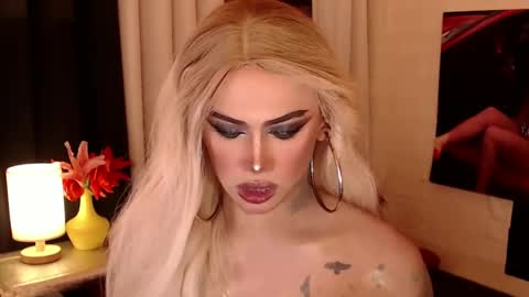 Snapshot of valentina_goddess_tsxxx chatting on December 24, 2024, 9:22 pm Amanda online show from December 24, 2024, 9:22 pm