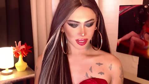 Snapshot of valentina_goddess_tsxxx chatting on December 25, 2024, 5:16 am Amanda online show from December 25, 2024, 5:16 am