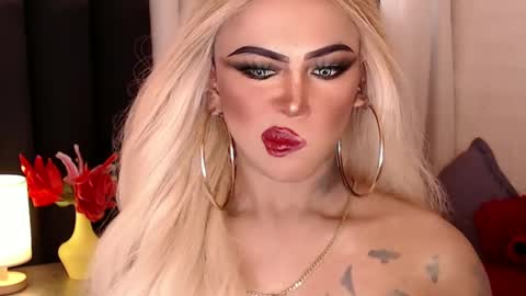 Snapshot of valentina_goddess_tsxxx chatting on January 5, 2025, 11:22 pm Amanda online show from January 5, 2025, 11:22 pm