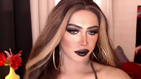 Snapshot of valentina_goddess_tsxxx chatting on January 6, 2025, 2:26 am Amanda online show from January 6, 2025, 2:26 am