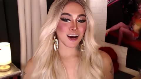 Snapshot of valentina_goddess_tsxxx chatting on February 4, 2025, 3:00 am Amanda online show from February 4, 2025, 3:00 am