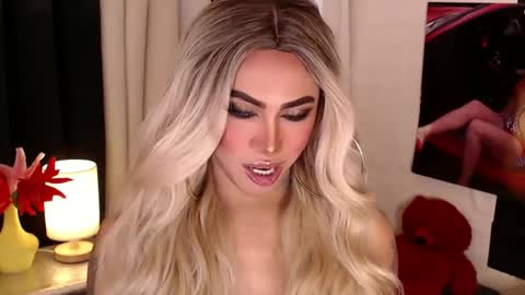Snapshot of valentina_goddess_tsxxx chatting on February 6, 2025, 10:21 pm Amanda online show from February 6, 2025, 10:21 pm