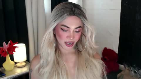 Snapshot of valentina_goddess_tsxxx chatting on February 10, 2025, 2:52 am Amanda online show from February 10, 2025, 2:52 am