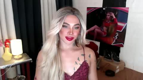 Snapshot of valentina_goddess_tsxxx chatting on February 15, 2025, 11:28 am Amanda online show from February 15, 2025, 11:28 am