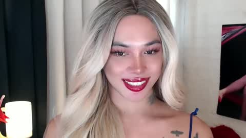 Snapshot of valentina_goddess_tsxxx chatting on March 3, 2025, 2:04 am Amanda online show from March 3, 2025, 2:04 am