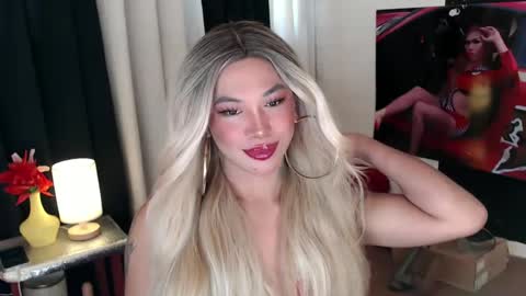 Snapshot of valentina_goddess_tsxxx chatting on March 5, 2025, 1:42 am Amanda online show from March 5, 2025, 1:42 am