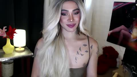 Snapshot of valentina_goddess_tsxxx chatting on March 11, 2025, 12:54 am Amanda online show from March 11, 2025, 12:54 am