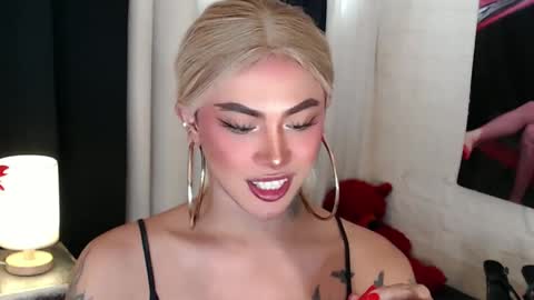 Snapshot of valentina_goddess_tsxxx chatting on March 12, 2025, 5:13 am Amanda online show from March 12, 2025, 5:13 am