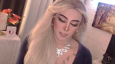 Snapshot of valentina_goddess_tsxxx chatting on September 19, 2025, 2:57 am Amanda online show from September 19, 2025, 2:57 am