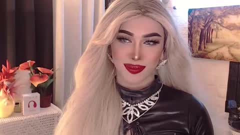 Snapshot of valentina_goddess_tsxxx chatting on September 24, 2025, 10:18 am Amanda online show from September 24, 2025, 10:18 am
