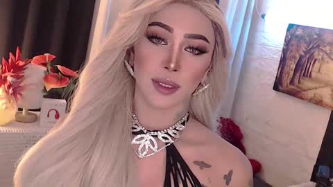 Snapshot of valentina_goddess_tsxxx chatting on September 30, 2025, 1:54 am Amanda online show from September 30, 2025, 1:54 am