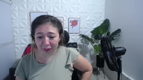 Valentina  online show from February 16, 2025, 4:42 am