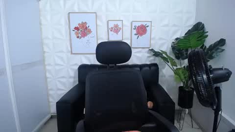 Valentina  online show from March 8, 2025, 7:05 am