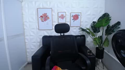 Valentina  online show from March 12, 2025, 2:09 am