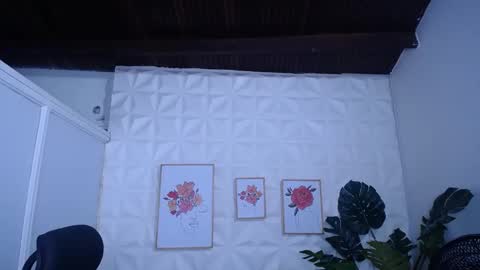 Valentina  online show from September 24, 2025, 10:02 pm