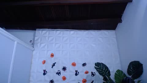 Valentina  online show from October 2, 2025, 9:44 pm