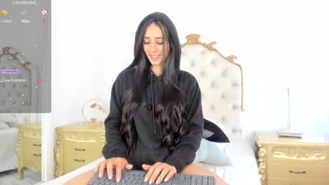 Snapshot of valentina_ross_ chatting on February 7, 2025, 3:19 pm Valentina online show from February 7, 2025, 3:19 pm