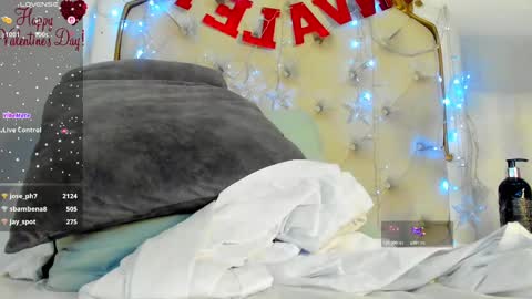 Snapshot of valentina_ross_ chatting on February 15, 2025, 12:11 pm Valentina online show from February 15, 2025, 12:11 pm