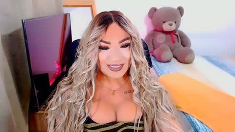 Snapshot of valentinaxqueen chatting on December 15, 2024, 10:26 pm    online show from December 15, 2024, 10:26 pm